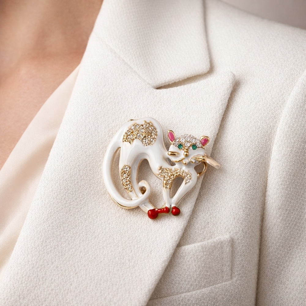 BROOCH Cute Cat Alloy White Enamel Pin Whimsical Animal Accessory